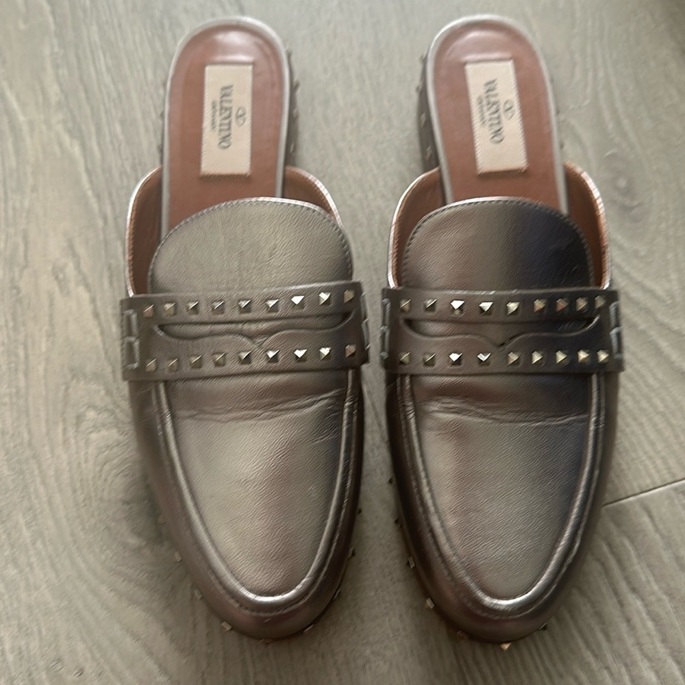 Valentino slip on flats in a pretty bronze metallic color, soles pretty worn